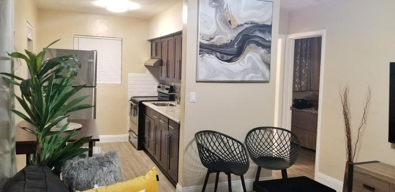 הוליווד Very Glam Apartment 5 Miles From Hard Rock מראה חיצוני תמונה