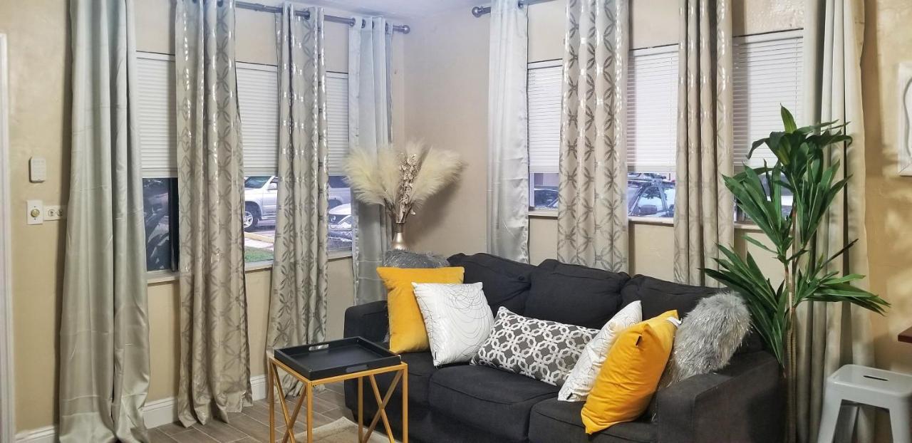 הוליווד Very Glam Apartment 5 Miles From Hard Rock מראה חיצוני תמונה