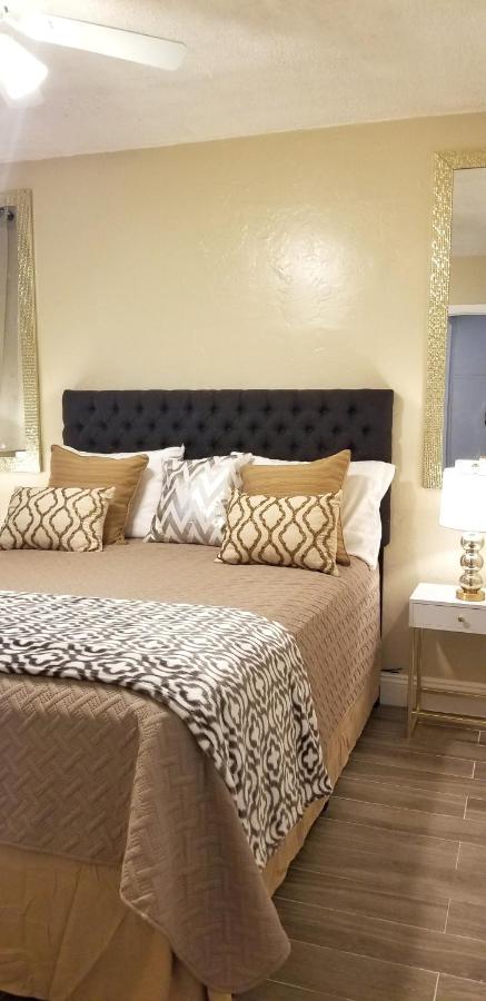 הוליווד Very Glam Apartment 5 Miles From Hard Rock מראה חיצוני תמונה