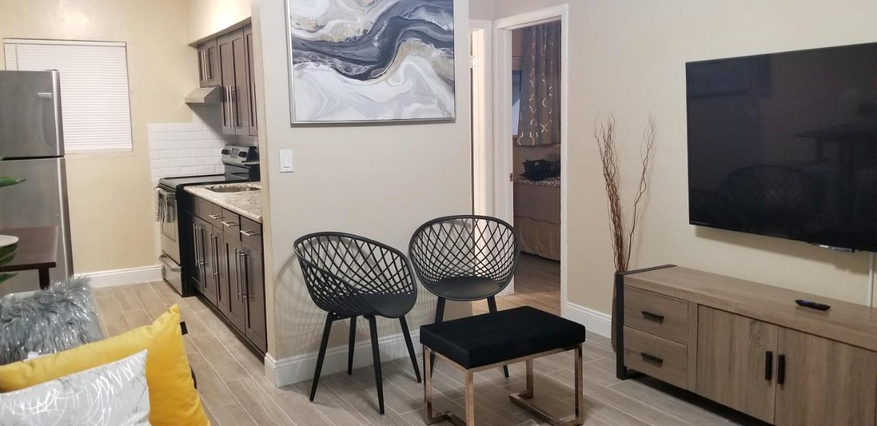הוליווד Very Glam Apartment 5 Miles From Hard Rock מראה חיצוני תמונה